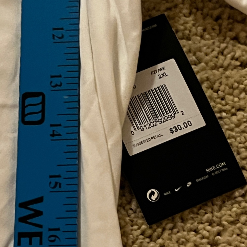 NWT Nike long sleeve dri-fit - Picture 7 of 7